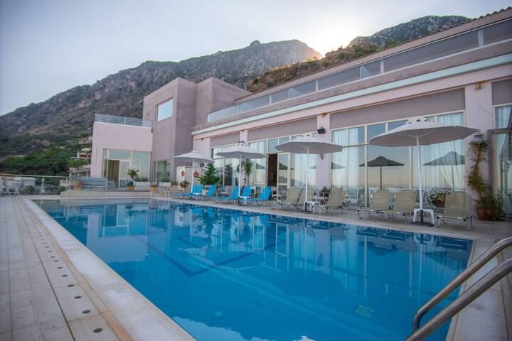 Pool 53 of 66