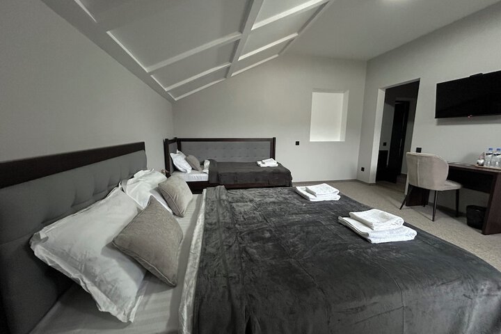 Room 15 of 27