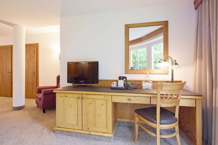 Room 44 of 188