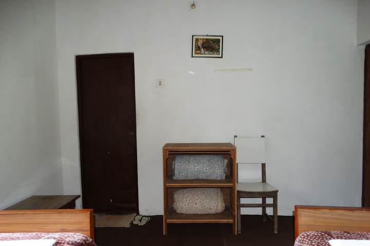Room 9 of 43