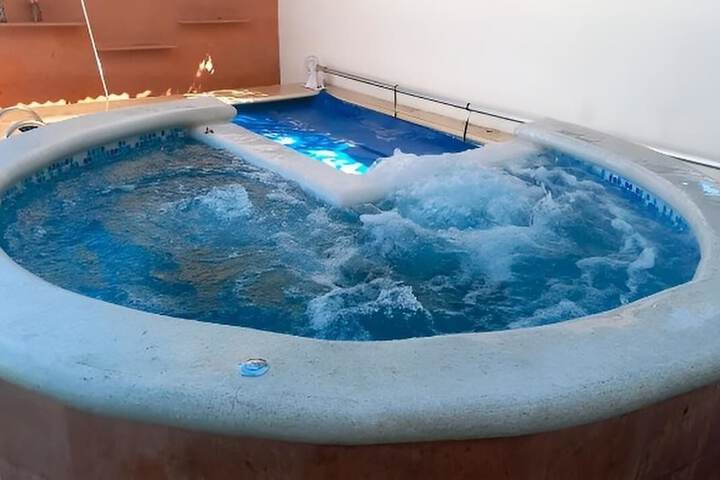 Pool 24 of 30