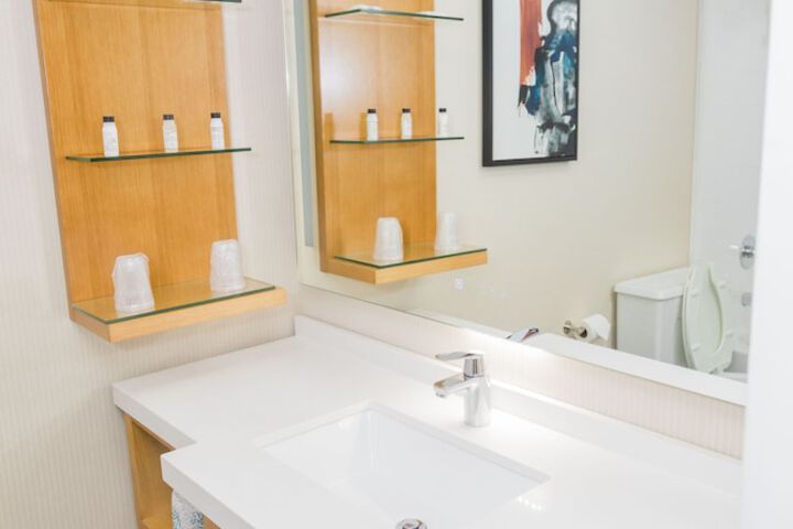 Bathroom sink
