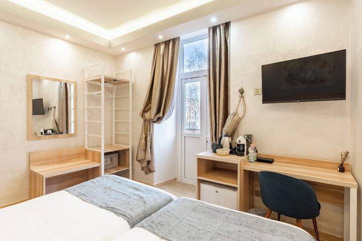 Room 15 of 32
