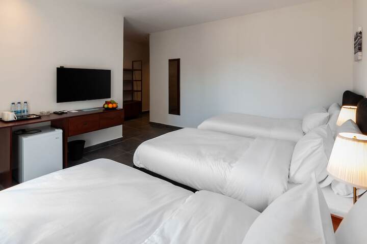 Room 11 of 34