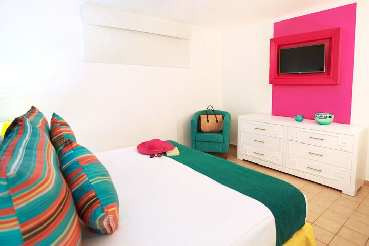 Room 6 of 82