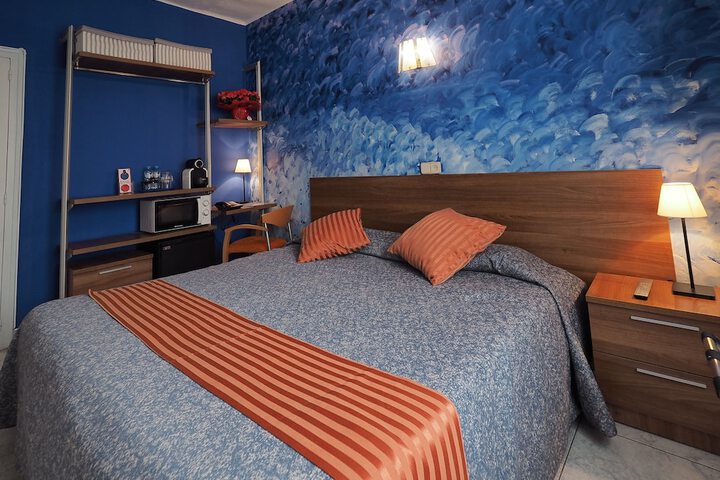 Room 10 of 51