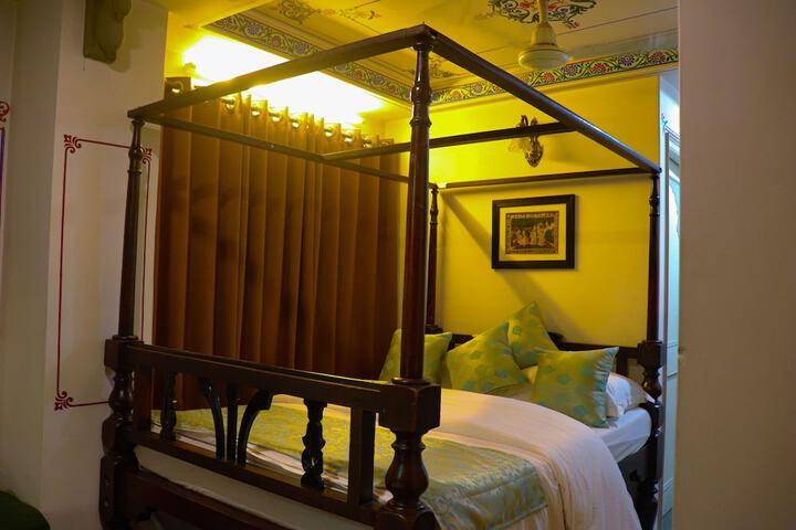 Room 3 of 50