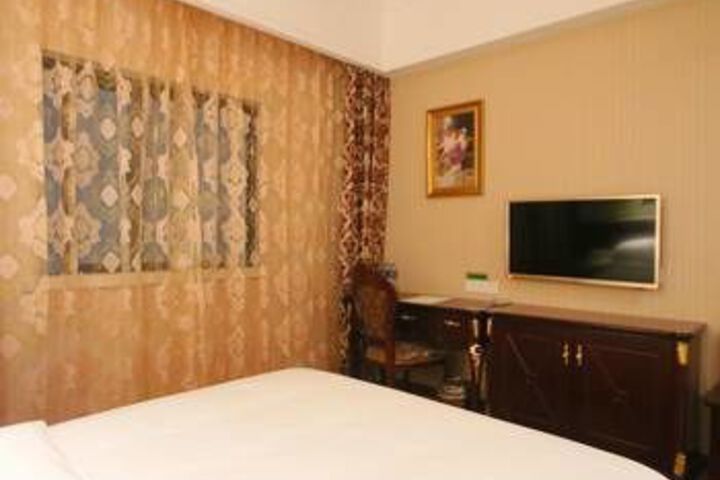 Room 9 of 9