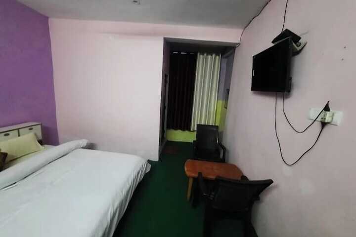 Room 3 of 10