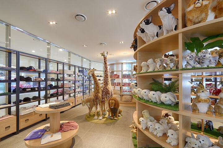 Gift Shop 103 of 127