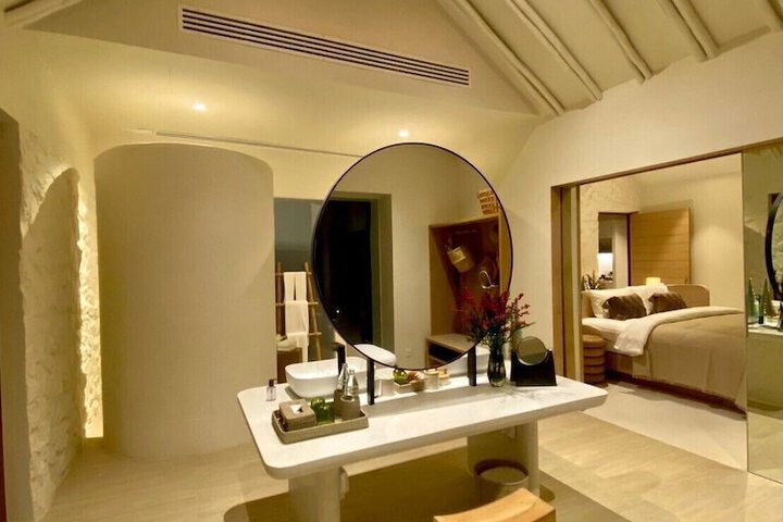 Room 32 of 72