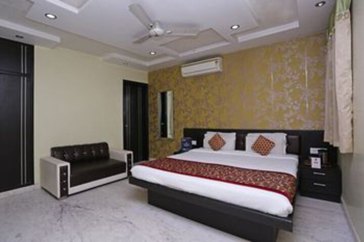 Room 8 of 21