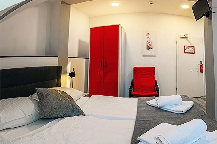Room 4 of 57