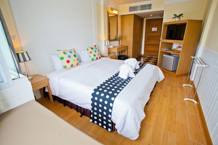 Room 3 of 68