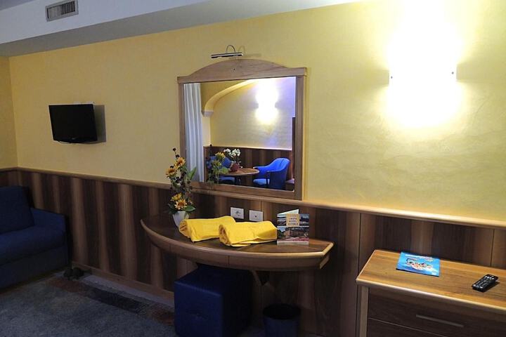 Room 14 of 68