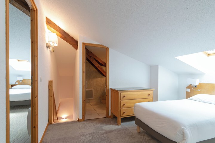 Room 13 of 43