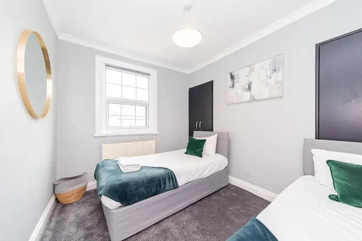 Room 2 of 16