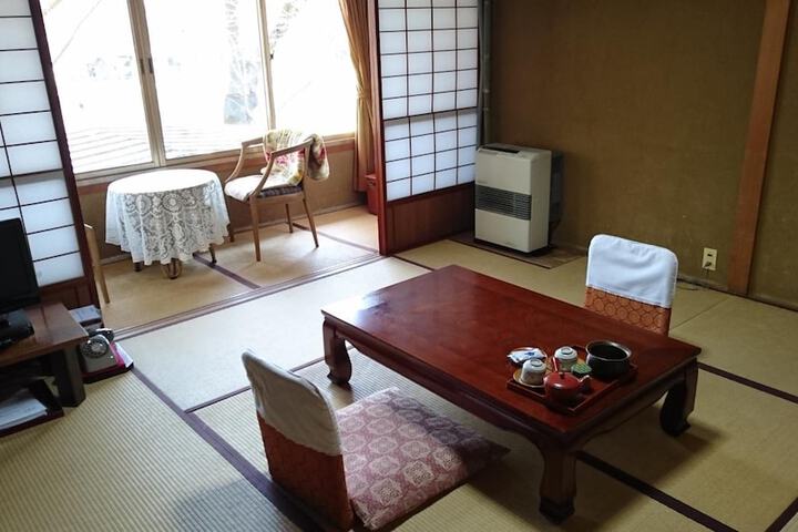 Room 16 of 43