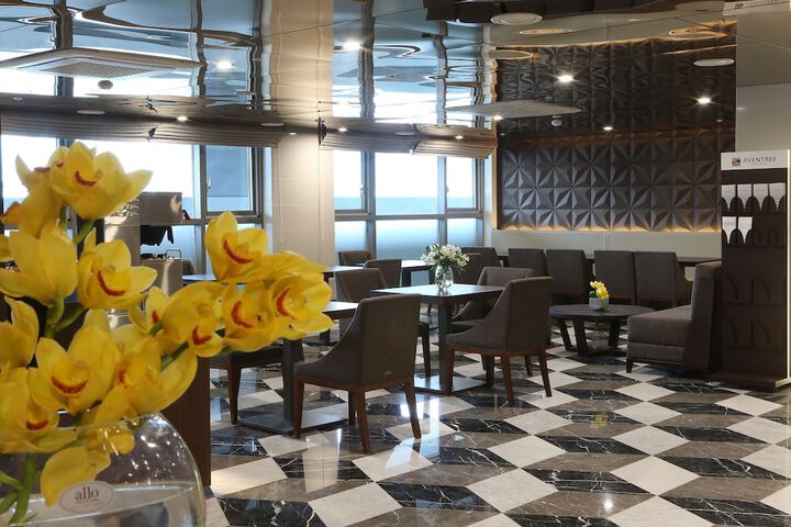 Entrance & Lobby