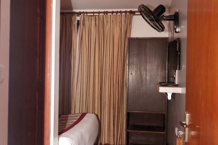 Room 15 of 23