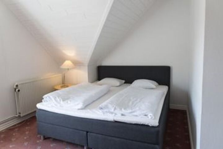 Room 10 of 22