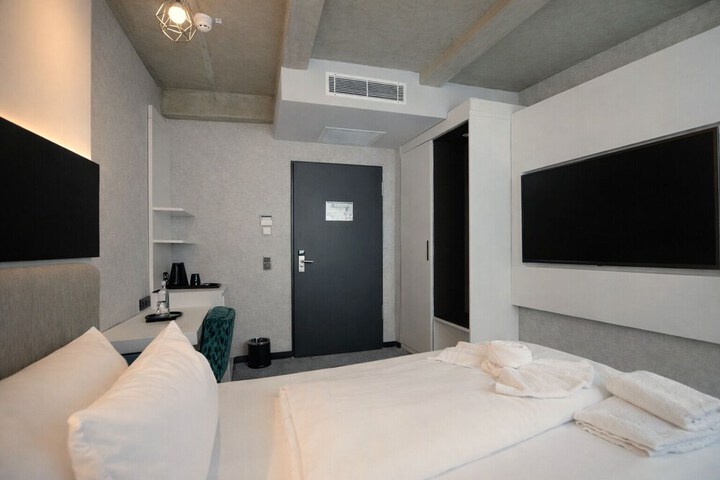 Room 12 of 59