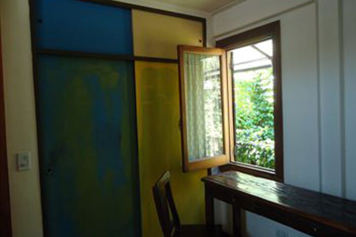 Room 13 of 20