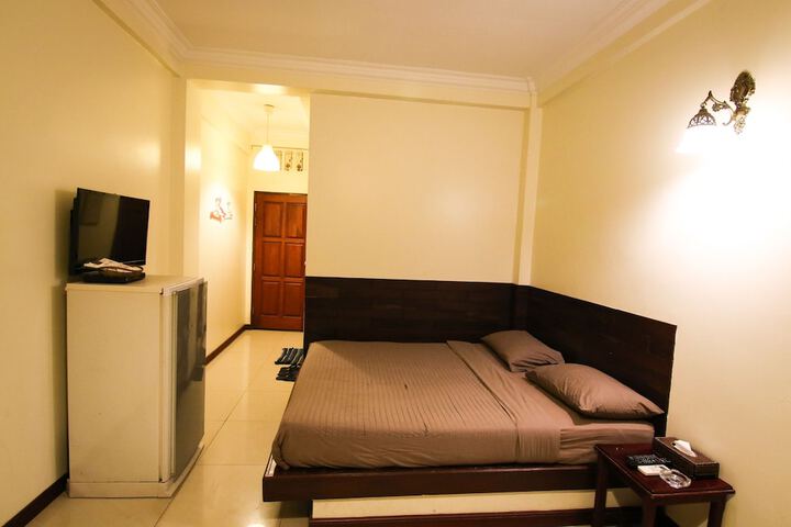 Room 19 of 79