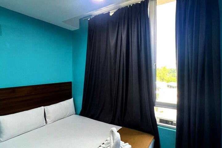 Room 8 of 30