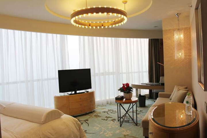 Room 8 of 72