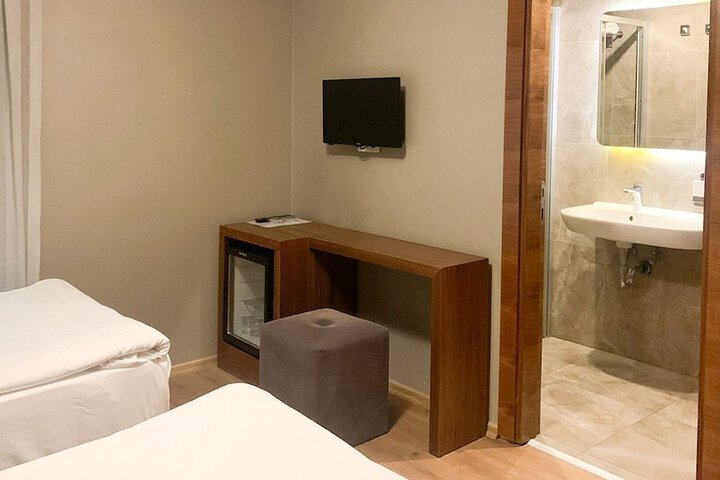 Room 17 of 27
