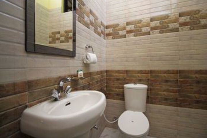Room 3 of 25