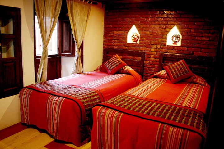 Room 3 of 33