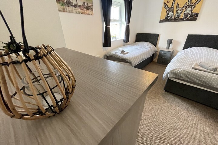 Room 2 of 84