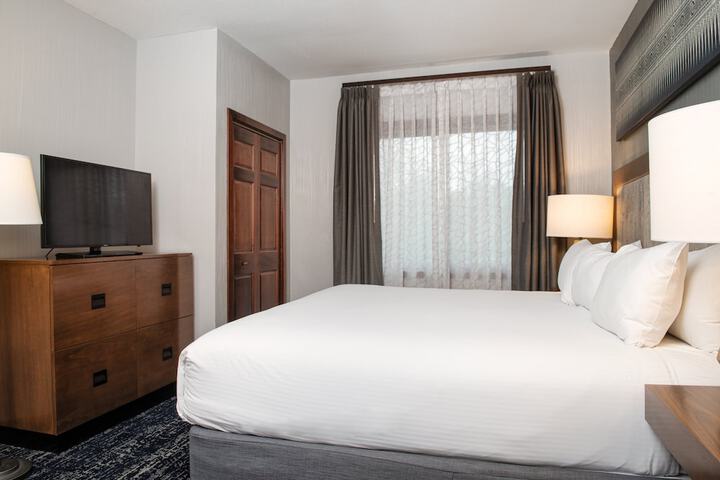 Room 4 of 36