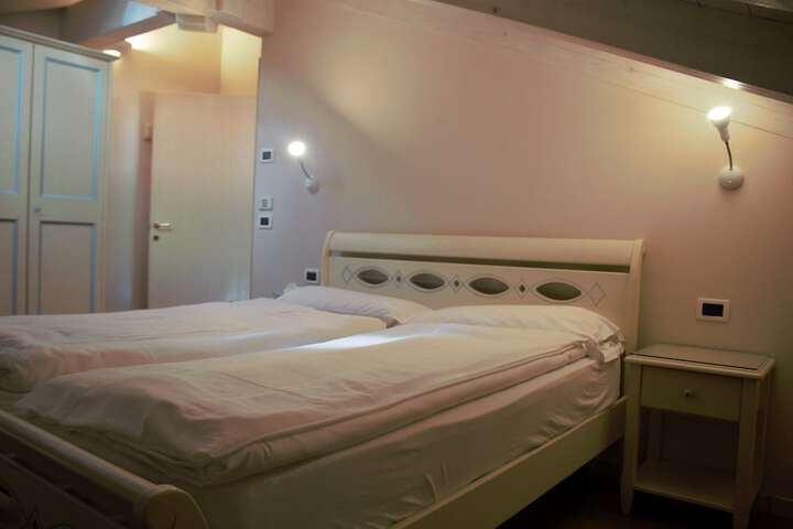 Room 4 of 71