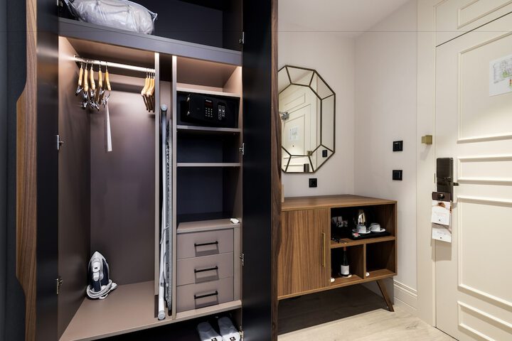 Room 13 of 113