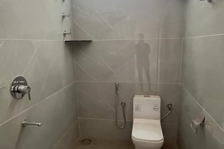 Room 3 of 11