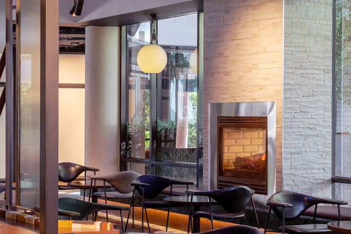 Entrance & Lobby