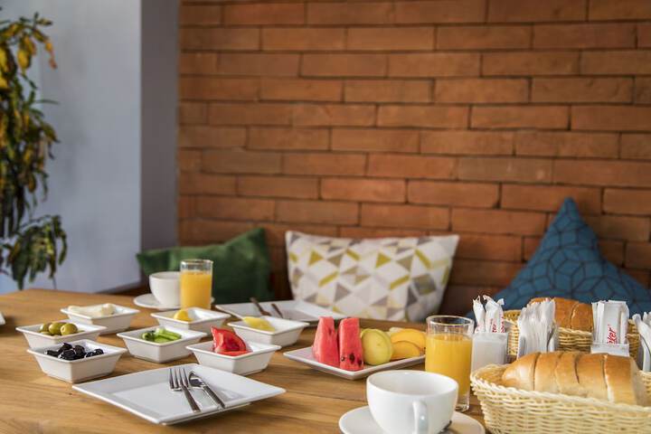 Breakfast/Coffee Service 29 of 36