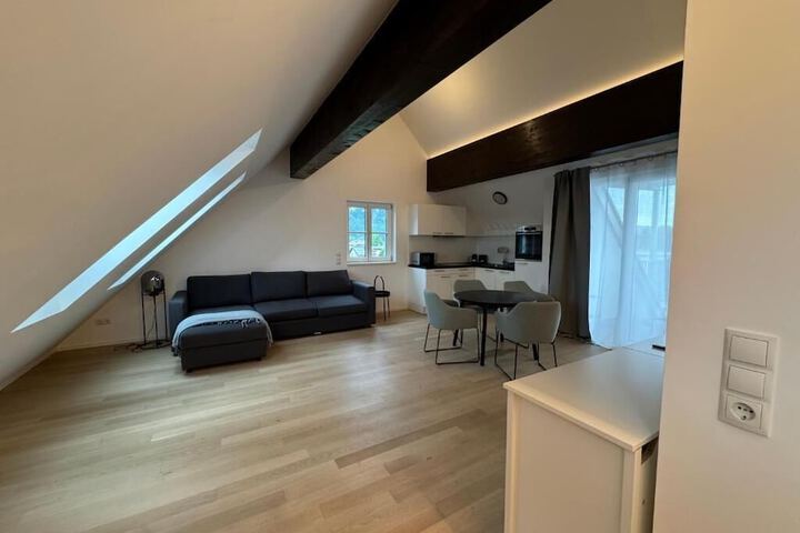 Room 9 of 17