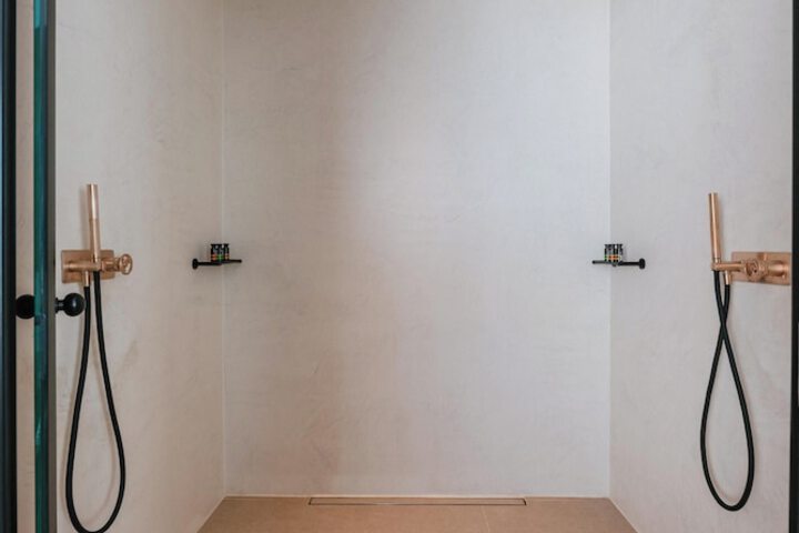 Room 95 of 144
