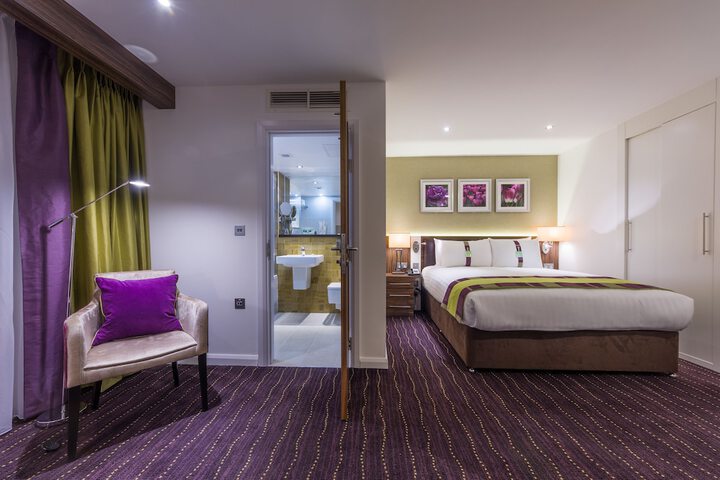 Room 10 of 61