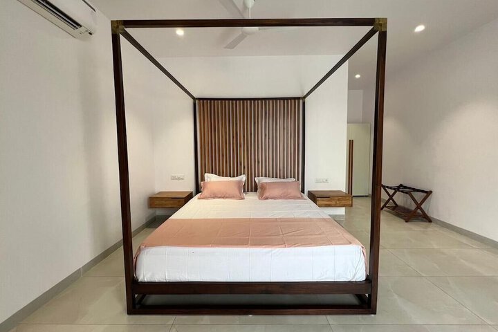 Room 4 of 13