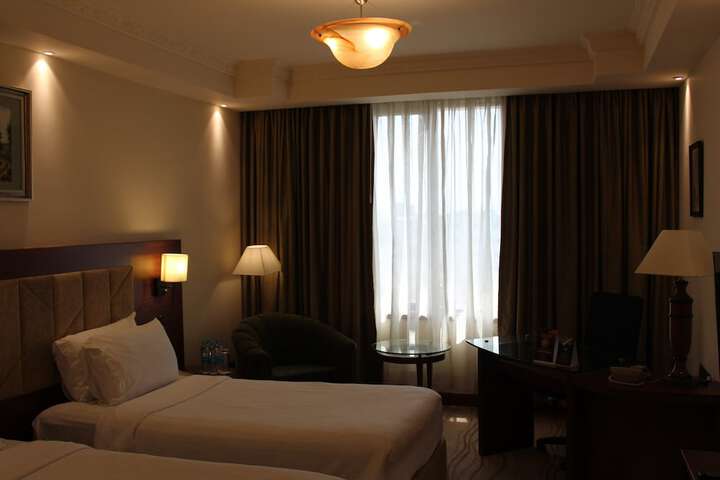 Room 21 of 90