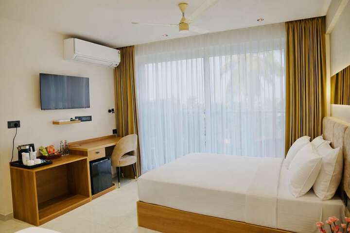 Room 13 of 34