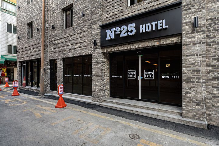 Hotel 85 of 92