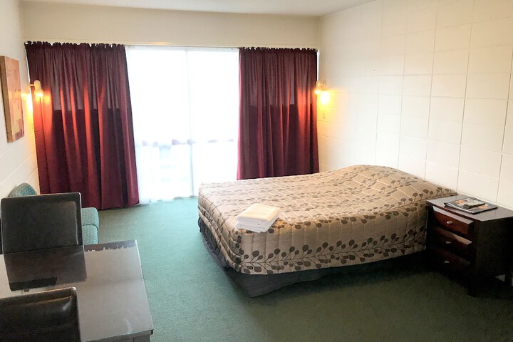 Room 5 of 69