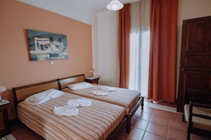 Room 15 of 72