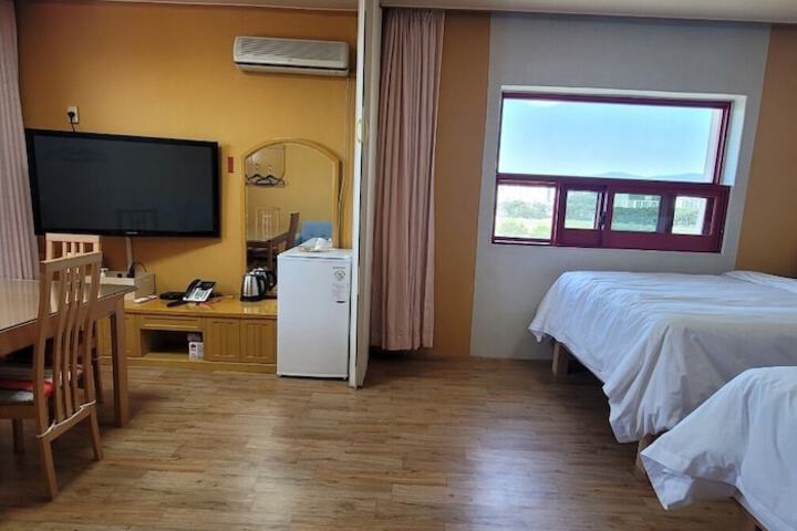 Room 6 of 21